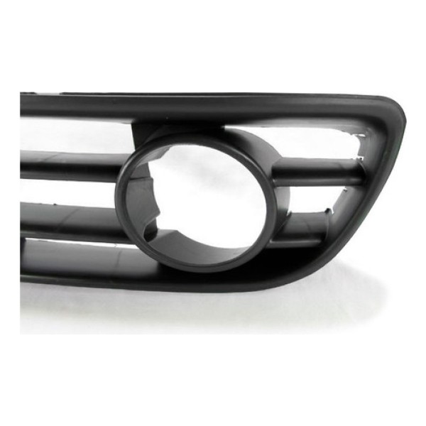 Moldura Milha Polo 2003 A 2006 Com Furo Esquerdo