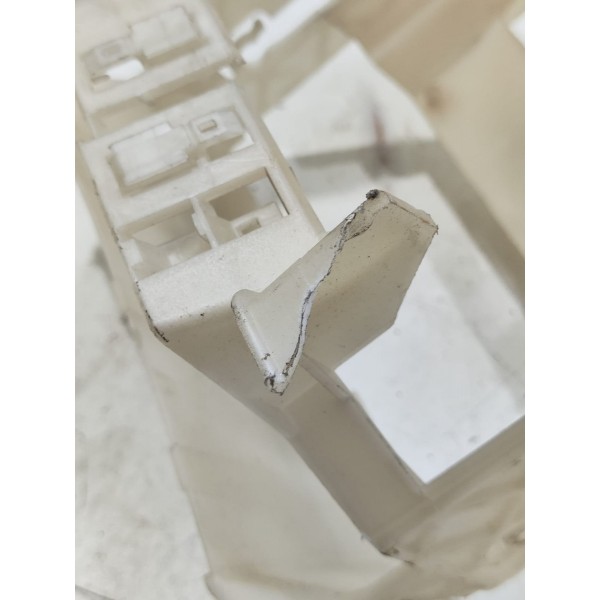 Suporte Modulo Bsi Fusiveis Peugeot 308 2012 A 2015