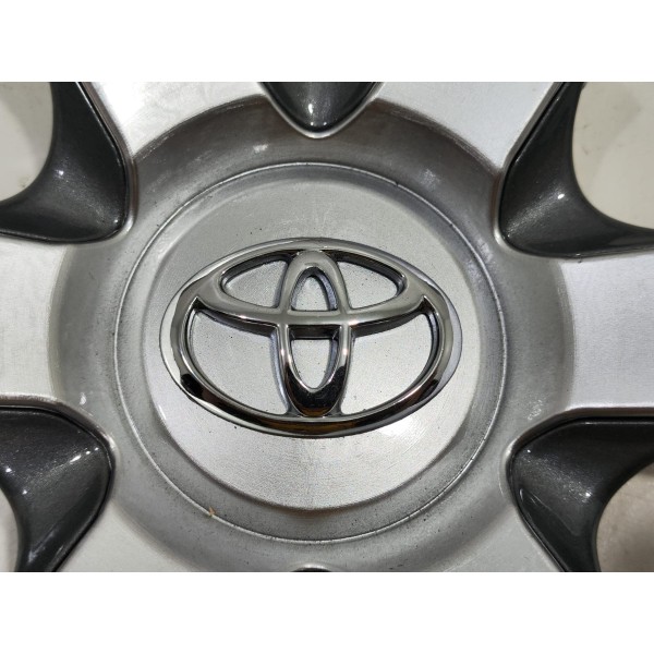 Calota Centro Roda Toyota Hilux Srv Cd 2006 A 2015 Prateado