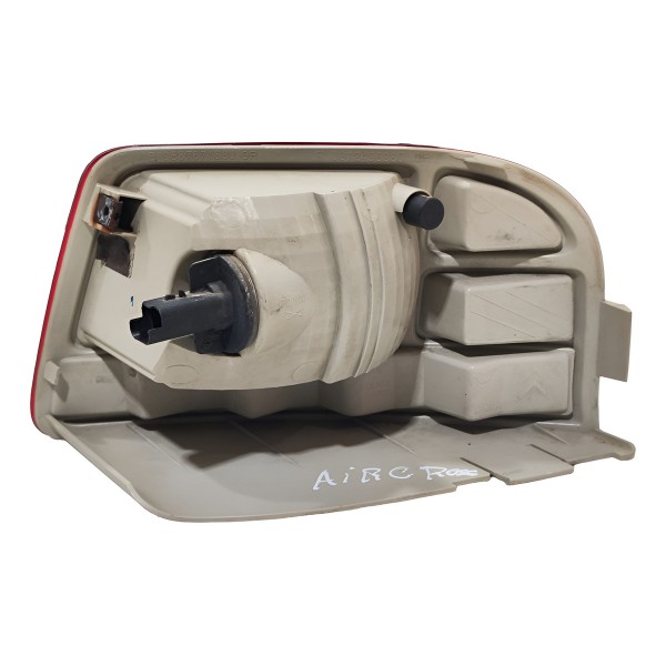 Lanterna Parachoque Aircross C3 Picasso 2010/2015 C/ Avaria Esquerdo/motorista Vermelho