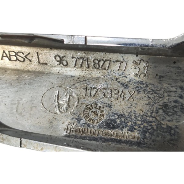 Moldura Milha Peugeot 208 2013 A 2016 Lado Esquerdo Cromado Esquerdo