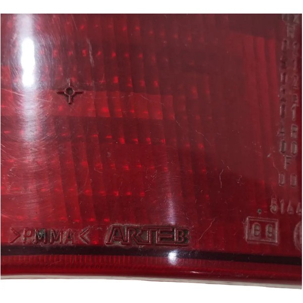 Lanterna Traseira Corsa 1994 A 1999 Lado Esquerdo Detalhe Esquerdo/motorista Tricolor