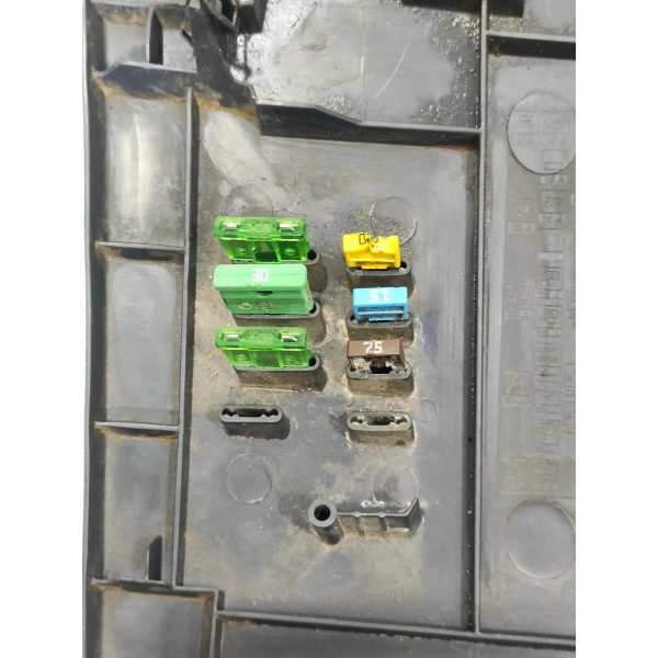 Moldura Tampa Caixa Fusíveis Painel Megane 2007 A 2012