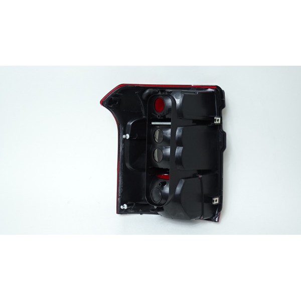 Lanterna Traseira Montana 10/... Re Fume Ld Direito/passageiro Padrão Original