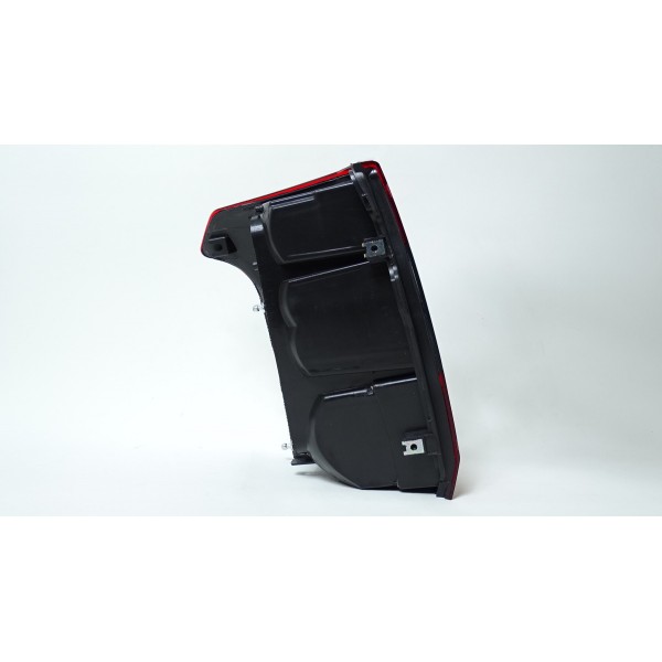 Lanterna Traseira Montana 10/... Re Fume Ld Direito/passageiro Padrão Original