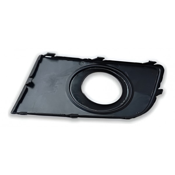 Moldura Farol Milha Direito Amarok C/ Furo 2010 À 2015 Preto - Padrão Original - Direito