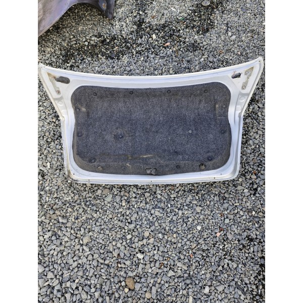 Tampa Mala Traseira Nissan Sentra 2007 / 2012 Detalhe Branca