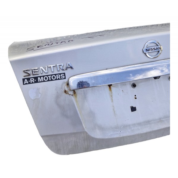 Tampa Mala Traseira Nissan Sentra 2007 / 2012 Detalhe Branca