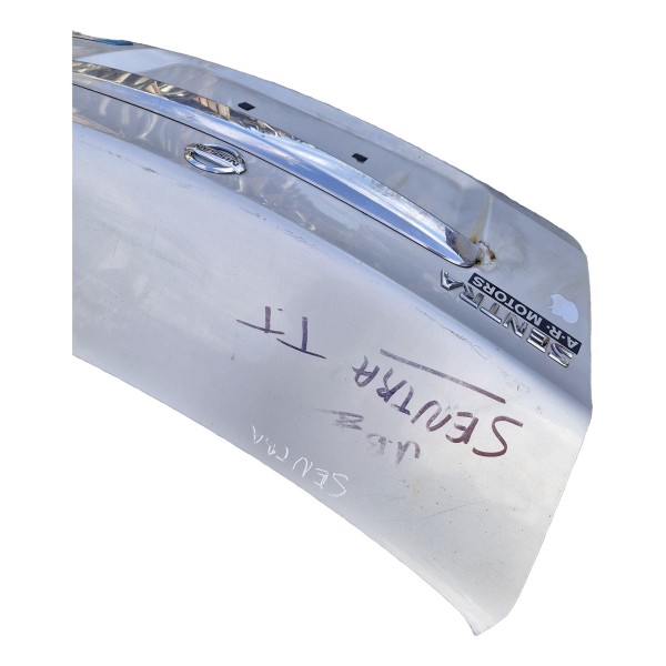 Tampa Mala Traseira Nissan Sentra 2007 / 2012 Detalhe Branca