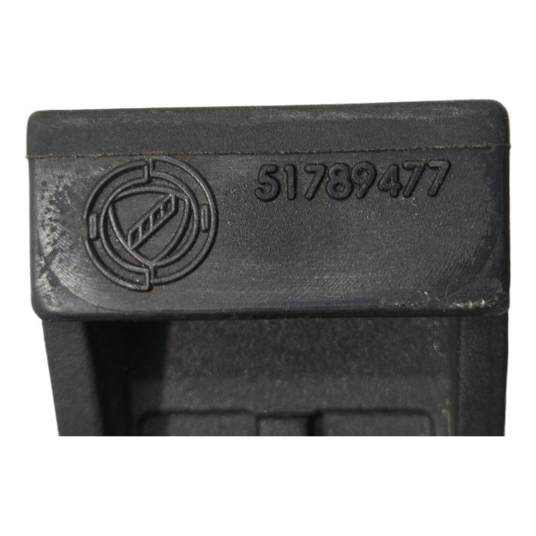 Suporte Radiador Palio Siena Strada 2006 A 2010 51789477