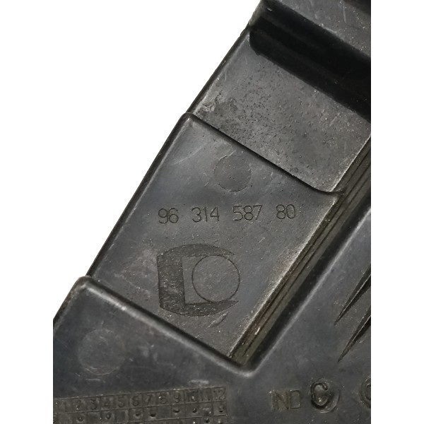 Capa Fechadura Dianteira Direita Xsara Picasso 1.6 2007