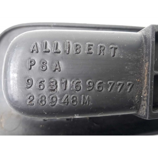 Puxador Porta Traseira Direita Peugeot 206 207 2000-2012 Traseira