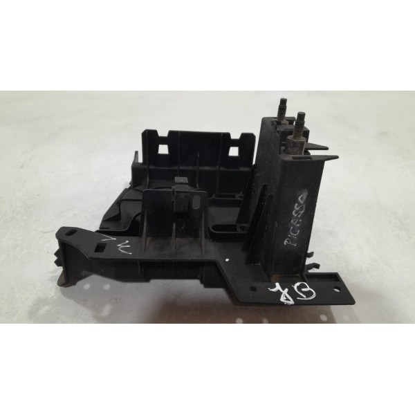 Suporte Cabos Bateria Xsara Picasso 2001/05 9636158580  Preto