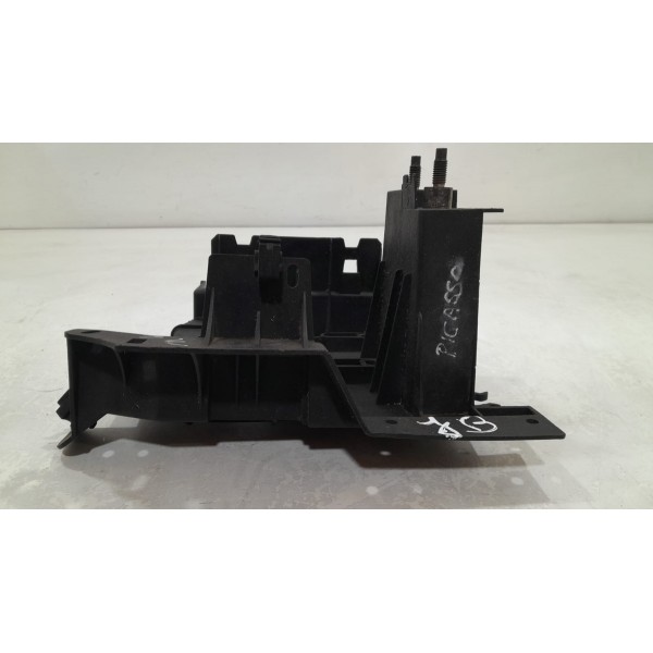 Suporte Cabos Bateria Xsara Picasso 2001/05 9636158580  Preto
