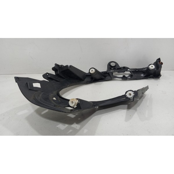 Guia Suporte Farol Direito Bmw X5 Para Peças