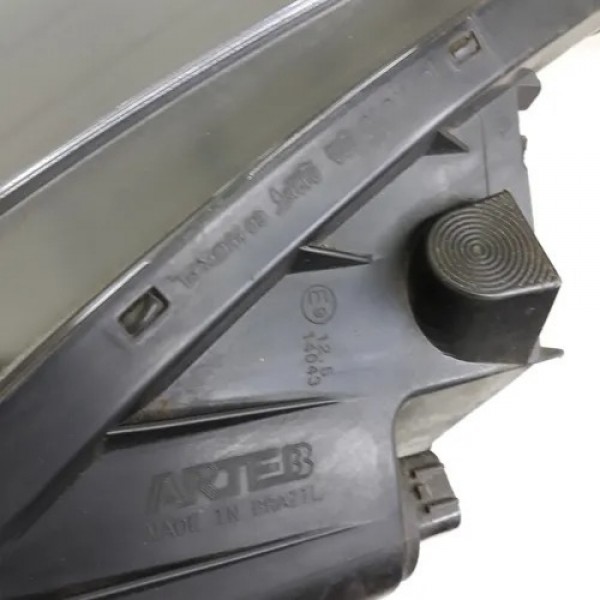 Farol Hyundai Hb20 Hb20s 12 16 Mascara Negra Arteb Direito - Direito