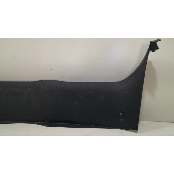 Moldura Inferior Porta Malas Peugeot 308