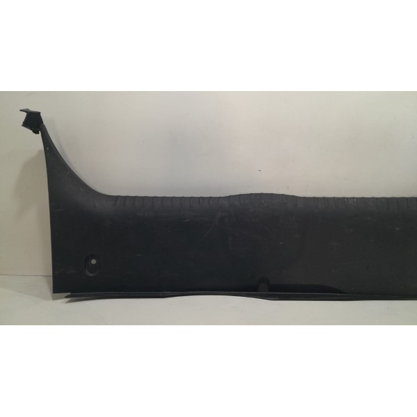 Moldura Inferior Porta Malas Peugeot 308