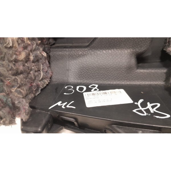 Acabamento Traseiro Direito Porta Malas Peugeot 308 Detalhe