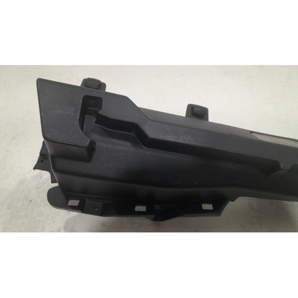 Acabamento Traseiro Esquerdo Porta Malas Peugeot 308 Detalhe