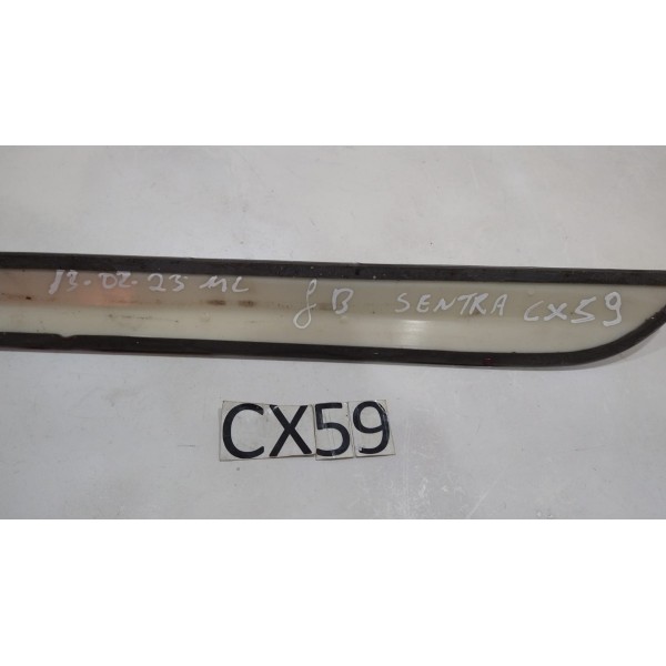 Friso Lateral Nissan Sentra