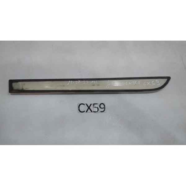 Friso Lateral Nissan Sentra