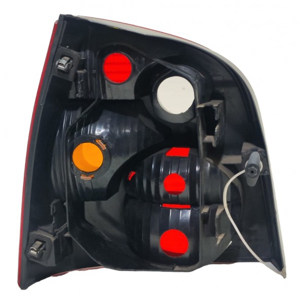 Lanterna Direito Polo Hatch 2003 A 2006 Detalhe Tricolor Direito/passageiro Tricolor