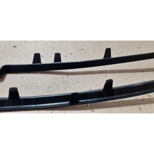 Moldura Grade Dianteira Orig Celta Prisma 2012/16 (94734435) Preto