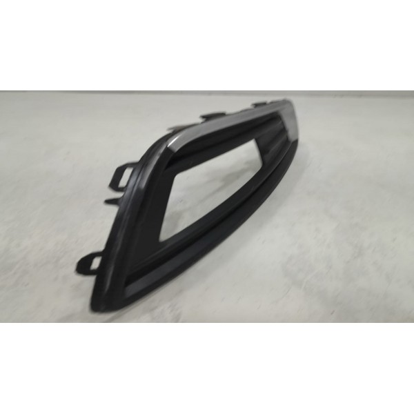 Moldura Farol De Milha Esquerdo Ford Focus 18 Preto