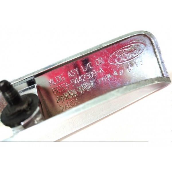 Moldura Tampa Traseira Luz De Placa Fusion 2006 2007 2008 09