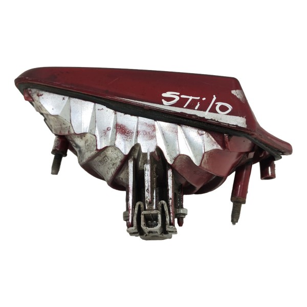 Lanterna Tampa Traseira Stilo 2003 A 2011 Lado Esquerdo Esquerdo/motorista Vermelho