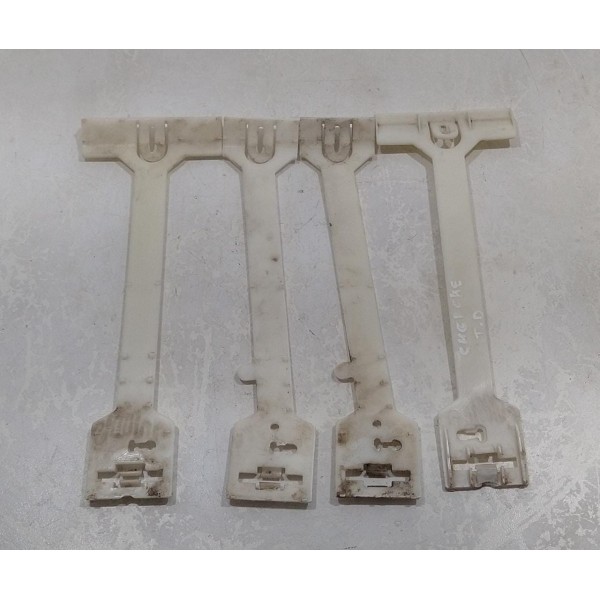 Guia Suporte Friso Porta Traseira Direita Cherokee