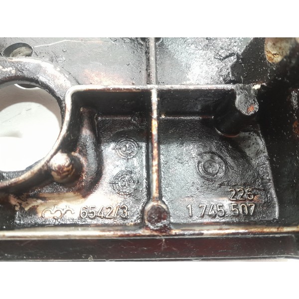 Tampa Capa Frontal Cabeçote Lado Direito Range Rover 03 4.4