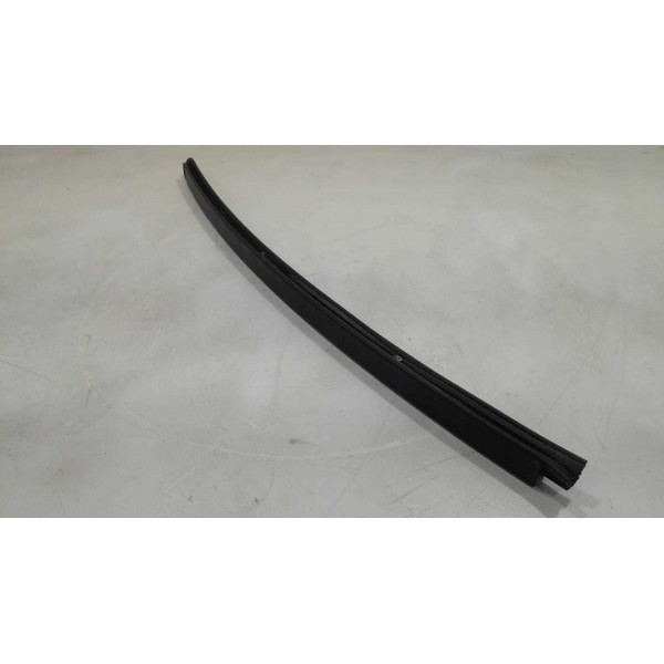 Canaleta  Vidro Da Porta  Ferro Traseira Direita Sandero 12