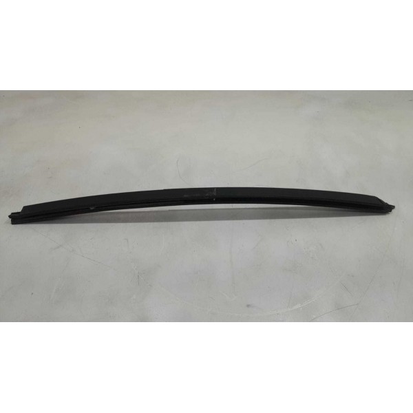 Canaleta  Vidro Da Porta  Ferro Traseira Direita Sandero 12