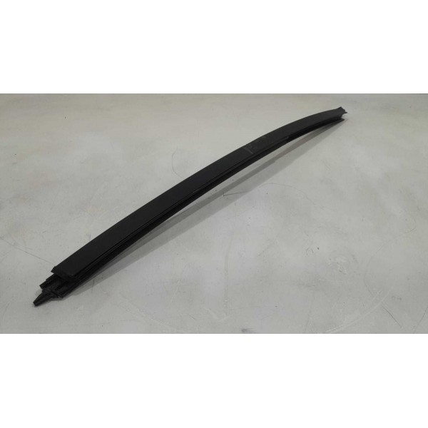 Canaleta  Vidro Da Porta  Ferro Traseira Direita Sandero 12