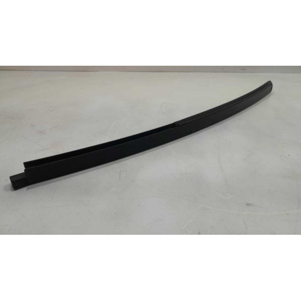 Canaleta  Vidro Da Porta  Ferro Traseira Direita Sandero 12