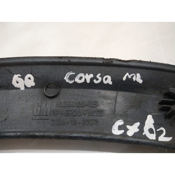 Moldura Paralama Traseiro Corsa Esquerdo 93396135