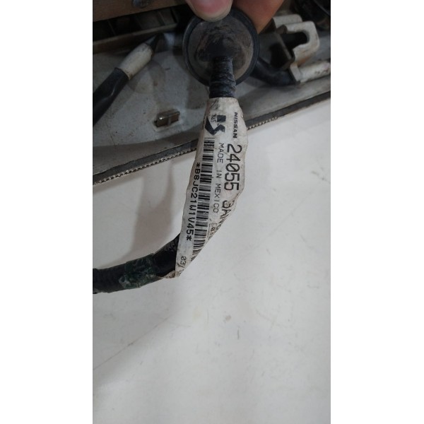 Moldura Luz De Placa Nissan Versa 2017/20 848103kc1a