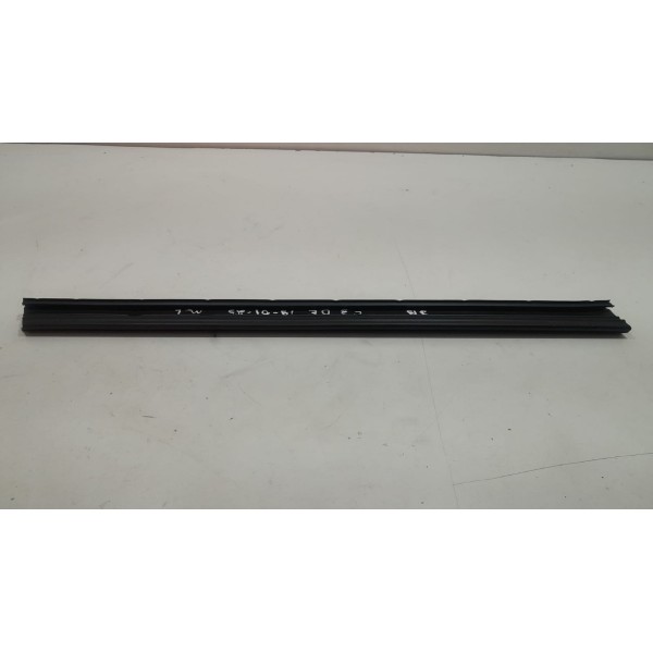 Canaleta Do Vidro Porta Dianteira Esquerda Citroen C3 2014