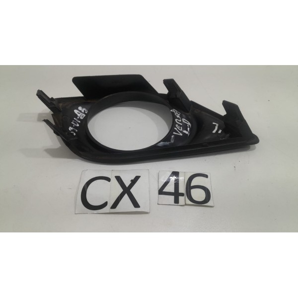 Moldura Direita Farol De Milha Versa 2011 A 2015 -622563ba5a - Preto