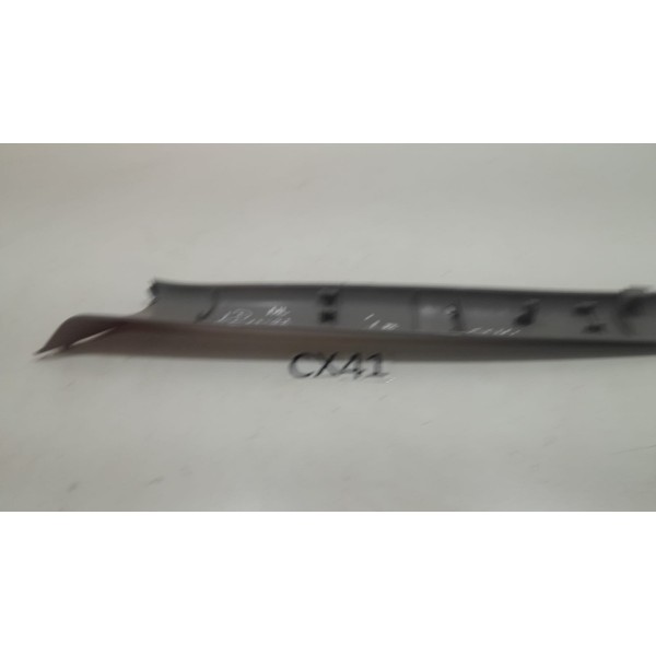 Acabamento Coluna Parabrisa Lado Direito Sandero 8200529801