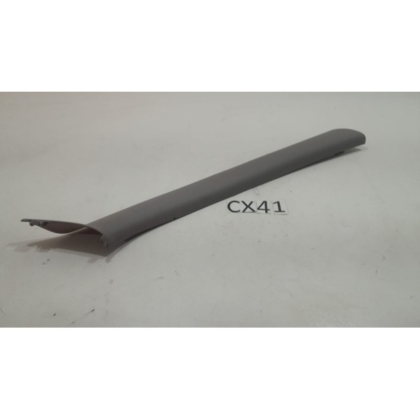 Acabamento Coluna Parabrisa Lado Direito Sandero 8200529801