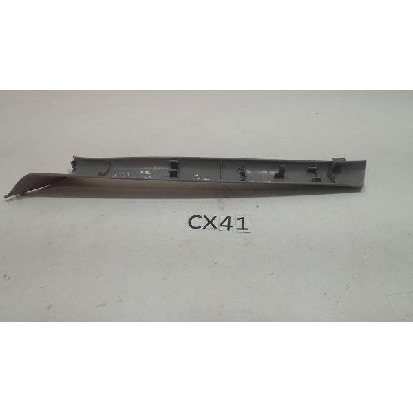 Acabamento Coluna Parabrisa Lado Direito Sandero 8200529801