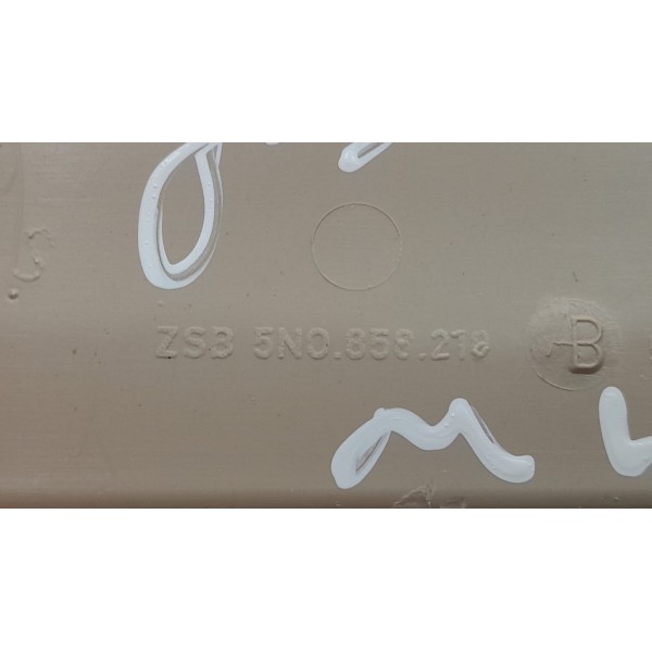 Moldura Tampa Lateral Direita Vw Tiguan 5n0858218