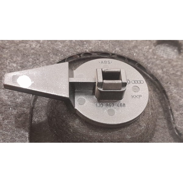 Moldura Tampa Interna Porta-malas Vw Golf/tiguan 1j0867468   Preto