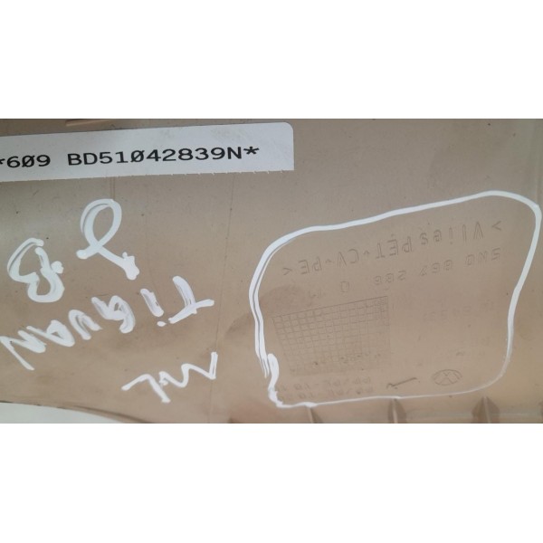 Acabamento Do Vidro Traseiro Esquerdo Tiguan 5n0867288 Bege