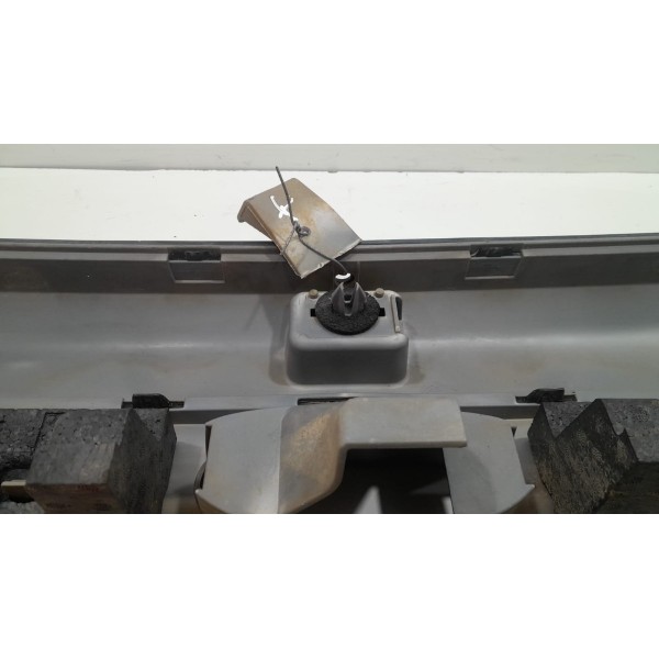 Para Choque Traseiro Peugeot 206 1999 2003 * Detalhe