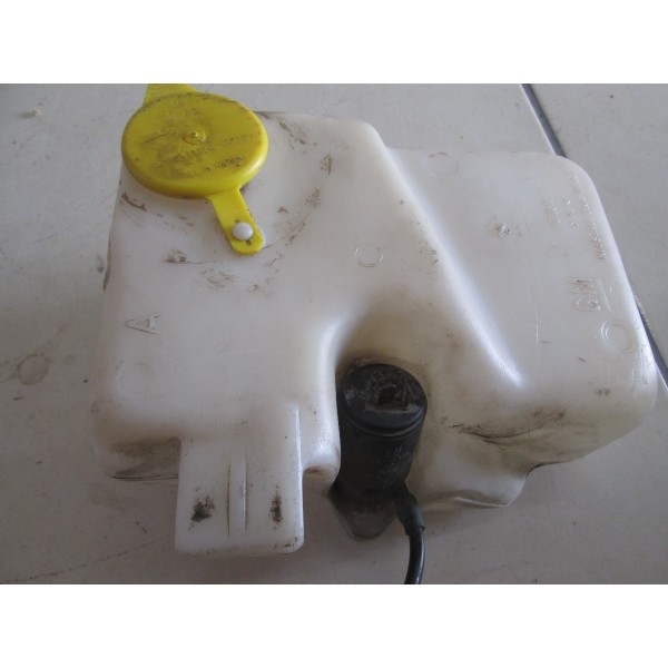 Reservatório De Água Do Limpador Do Celta