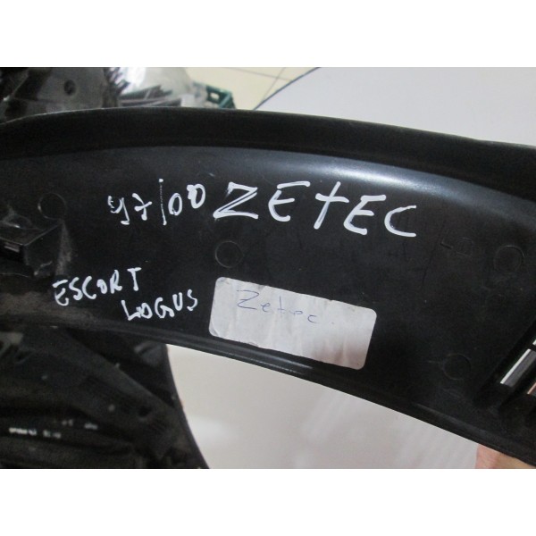 Churrasqueira Ford Escort 97/00 Zetec